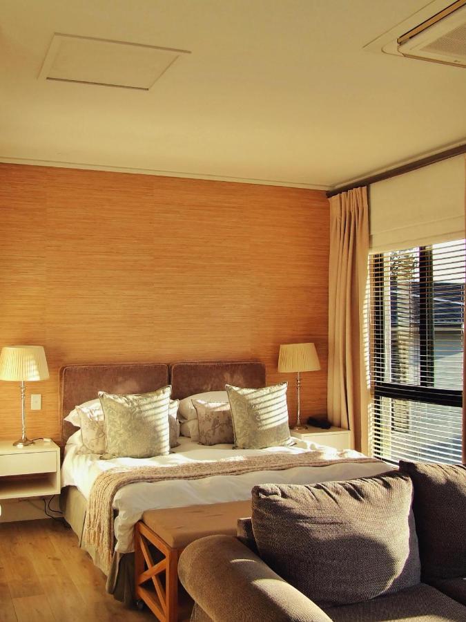 210 Gallery Luxury Studio Apartment Knysna Exterior foto